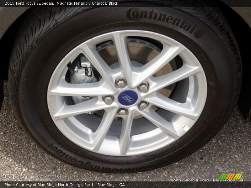 Magnetic Metallic / Charcoal Black 2015 Ford Focus SE Sedan
