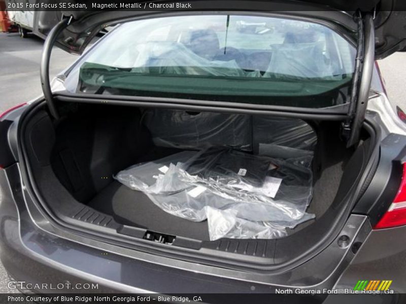 Magnetic Metallic / Charcoal Black 2015 Ford Focus SE Sedan