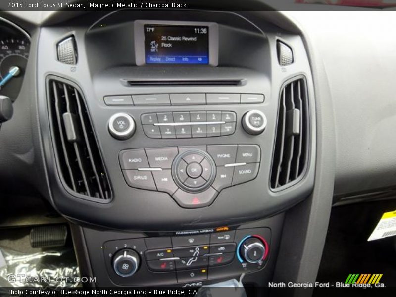 Magnetic Metallic / Charcoal Black 2015 Ford Focus SE Sedan