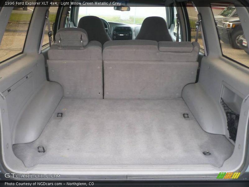 Light Willow Green Metallic / Grey 1996 Ford Explorer XLT 4x4