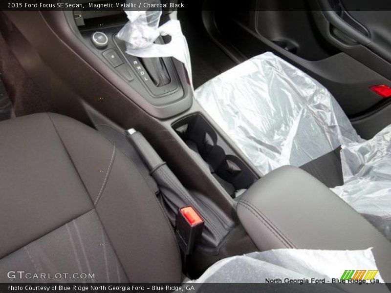 Magnetic Metallic / Charcoal Black 2015 Ford Focus SE Sedan