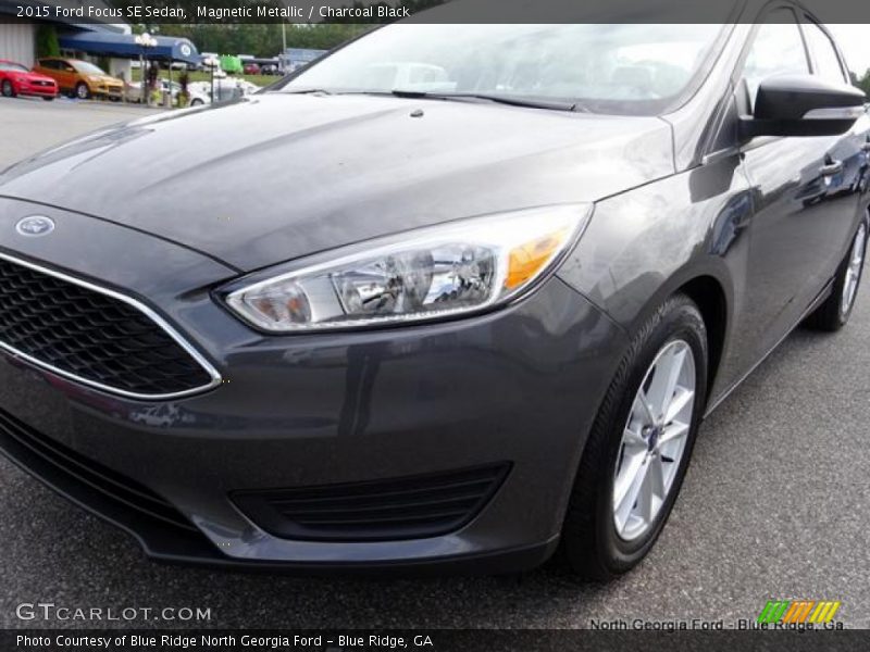 Magnetic Metallic / Charcoal Black 2015 Ford Focus SE Sedan