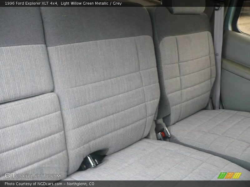 Light Willow Green Metallic / Grey 1996 Ford Explorer XLT 4x4