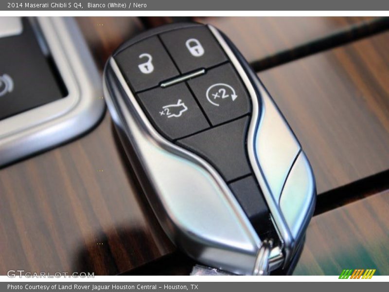 Bianco (White) / Nero 2014 Maserati Ghibli S Q4