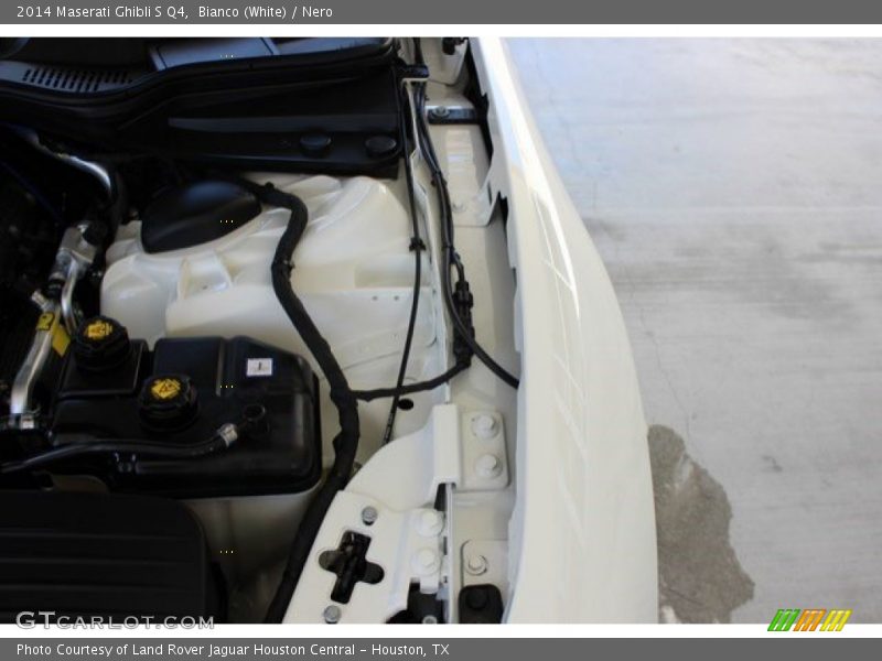 Bianco (White) / Nero 2014 Maserati Ghibli S Q4