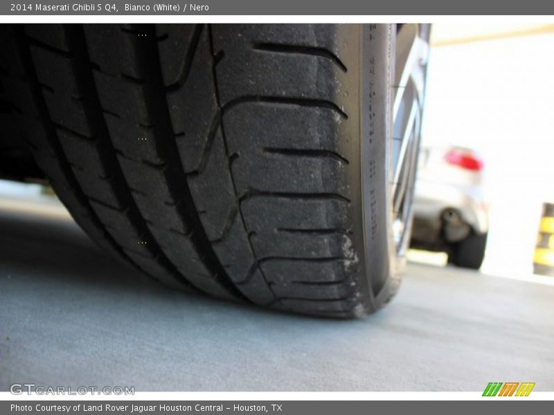 Bianco (White) / Nero 2014 Maserati Ghibli S Q4