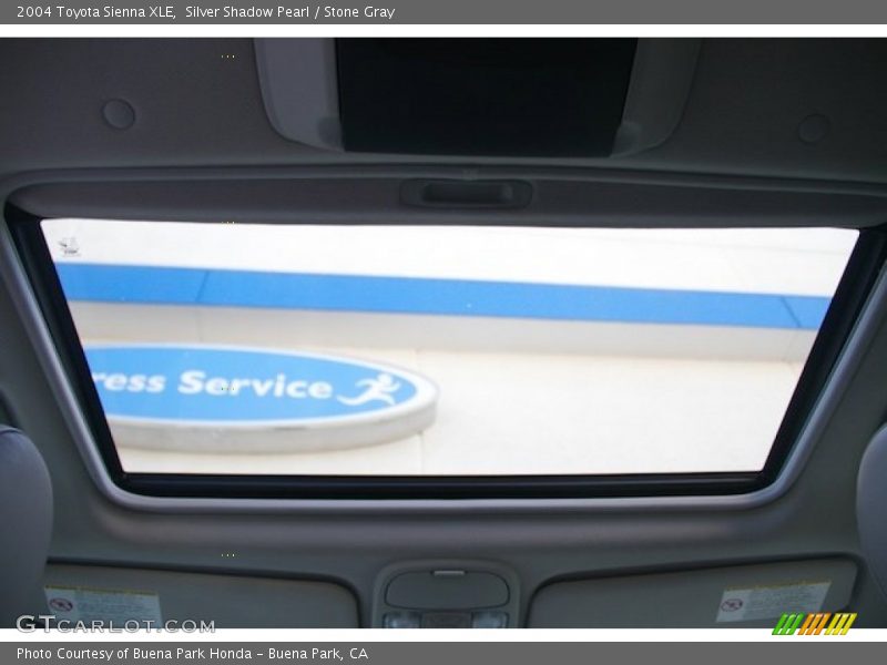 Silver Shadow Pearl / Stone Gray 2004 Toyota Sienna XLE