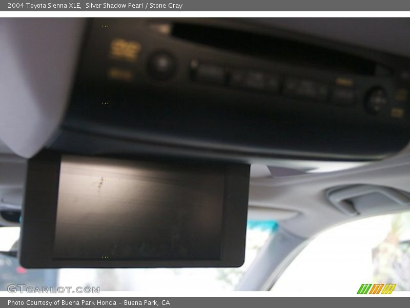 Silver Shadow Pearl / Stone Gray 2004 Toyota Sienna XLE