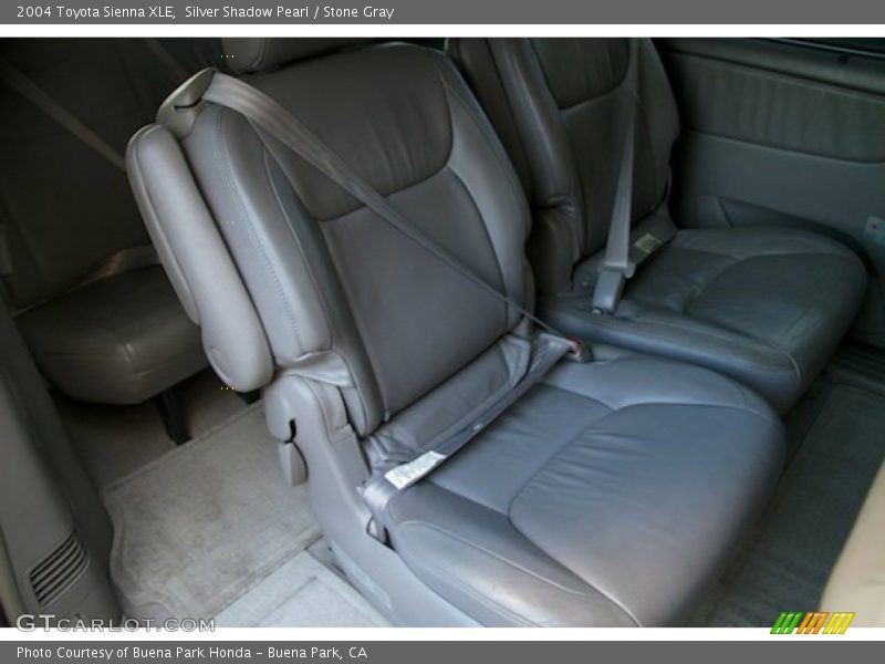 Silver Shadow Pearl / Stone Gray 2004 Toyota Sienna XLE