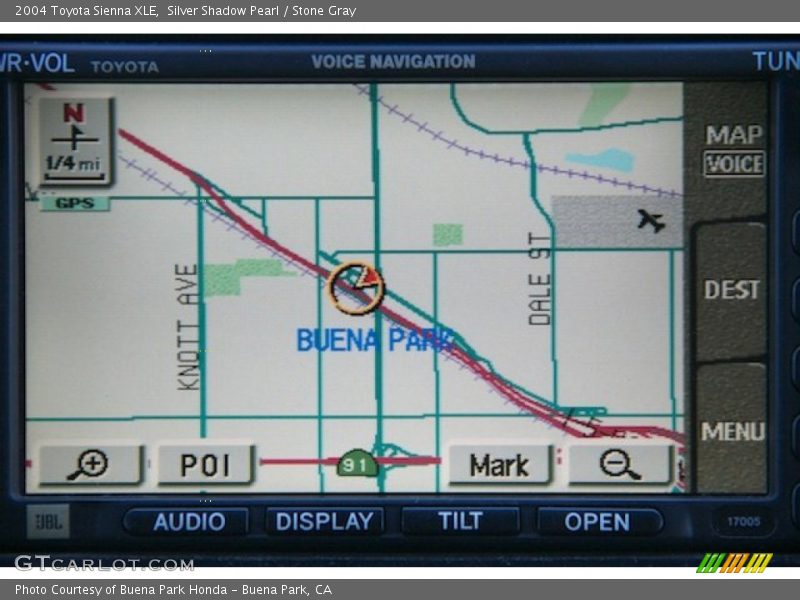 Silver Shadow Pearl / Stone Gray 2004 Toyota Sienna XLE