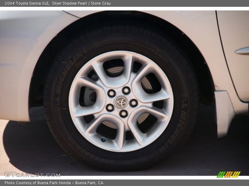 Silver Shadow Pearl / Stone Gray 2004 Toyota Sienna XLE