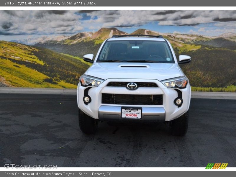 Super White / Black 2016 Toyota 4Runner Trail 4x4
