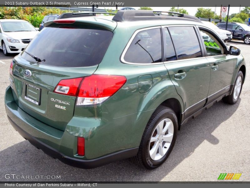 Cypress Green Pearl / Ivory 2013 Subaru Outback 2.5i Premium