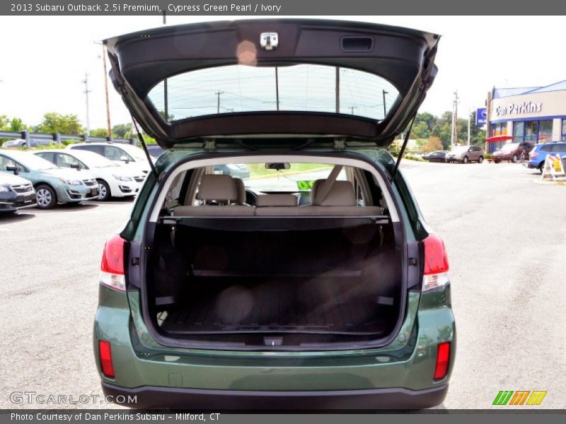 Cypress Green Pearl / Ivory 2013 Subaru Outback 2.5i Premium