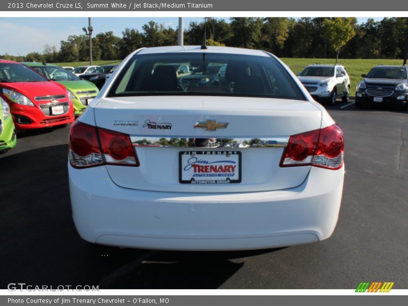 Summit White / Jet Black/Medium Titanium 2013 Chevrolet Cruze LS
