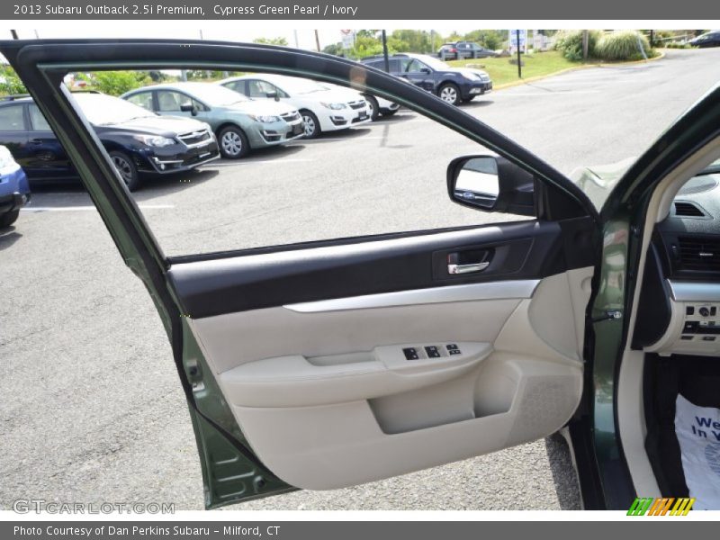 Cypress Green Pearl / Ivory 2013 Subaru Outback 2.5i Premium