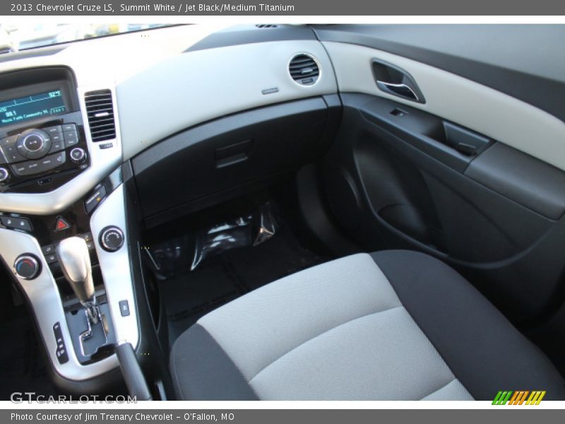 Summit White / Jet Black/Medium Titanium 2013 Chevrolet Cruze LS