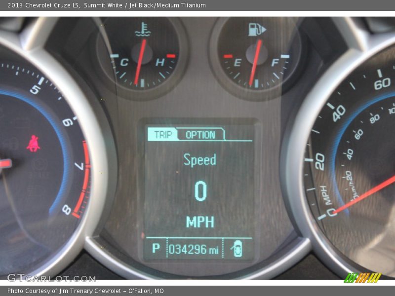 Summit White / Jet Black/Medium Titanium 2013 Chevrolet Cruze LS