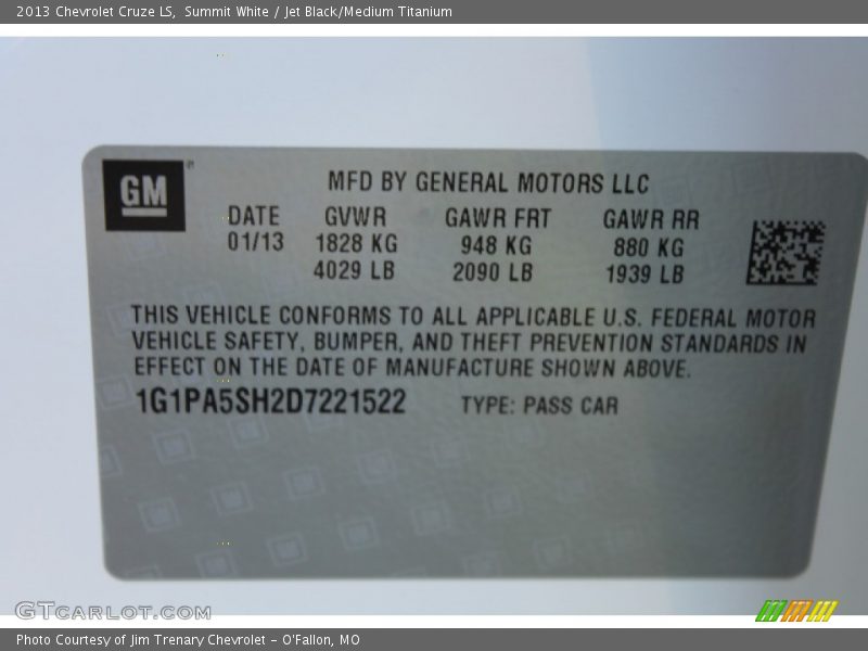 Summit White / Jet Black/Medium Titanium 2013 Chevrolet Cruze LS