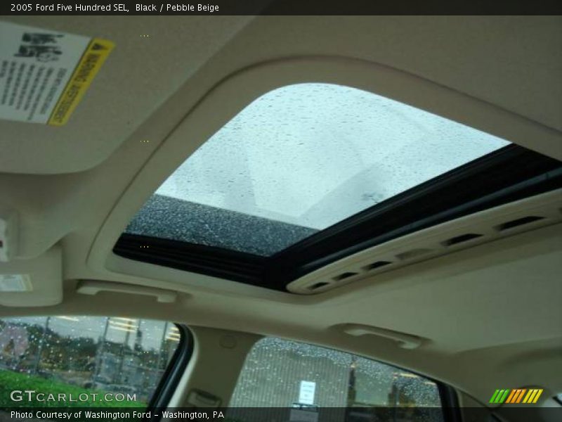 Black / Pebble Beige 2005 Ford Five Hundred SEL