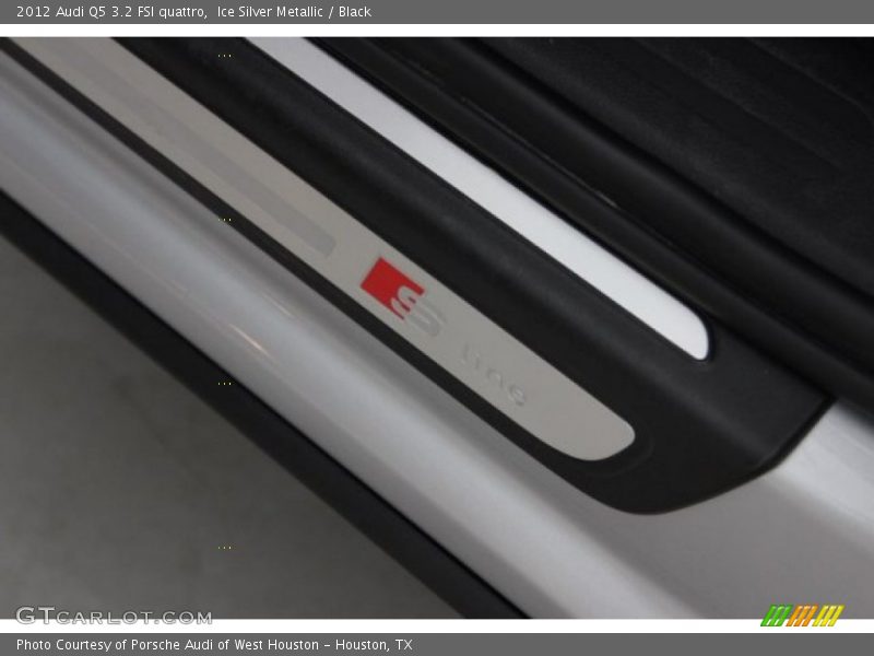 Ice Silver Metallic / Black 2012 Audi Q5 3.2 FSI quattro
