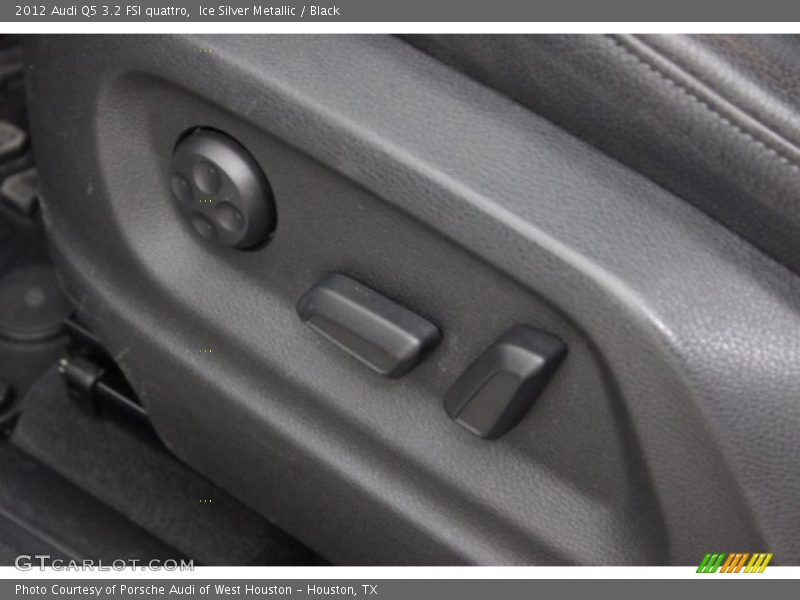 Ice Silver Metallic / Black 2012 Audi Q5 3.2 FSI quattro