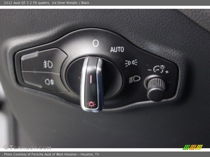Ice Silver Metallic / Black 2012 Audi Q5 3.2 FSI quattro