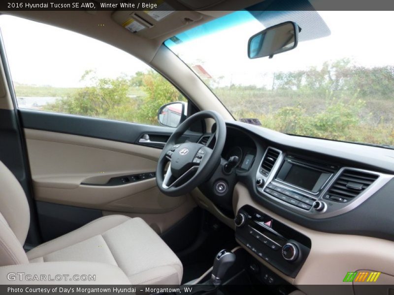 Winter White / Beige 2016 Hyundai Tucson SE AWD