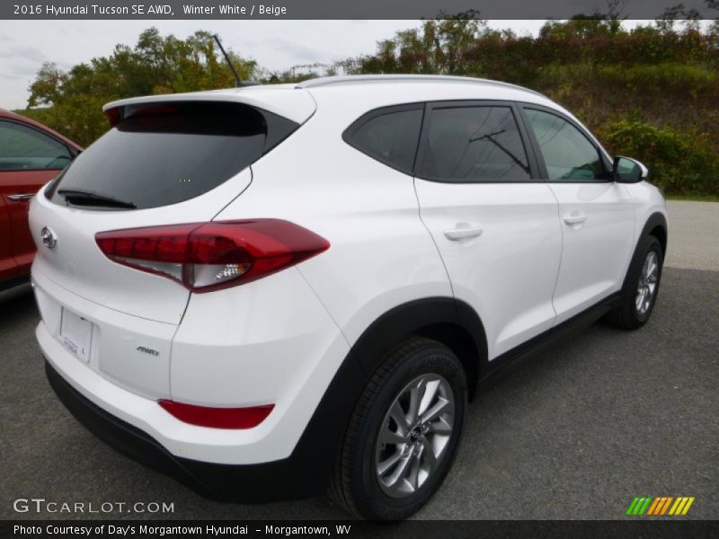 Winter White / Beige 2016 Hyundai Tucson SE AWD