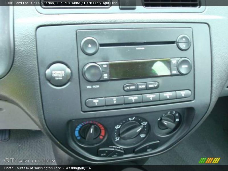 Cloud 9 White / Dark Flint/Light Flint 2006 Ford Focus ZX4 S Sedan