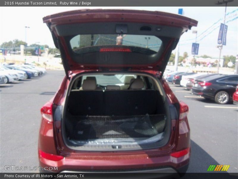 Ruby Wine / Beige 2016 Hyundai Tucson Limited