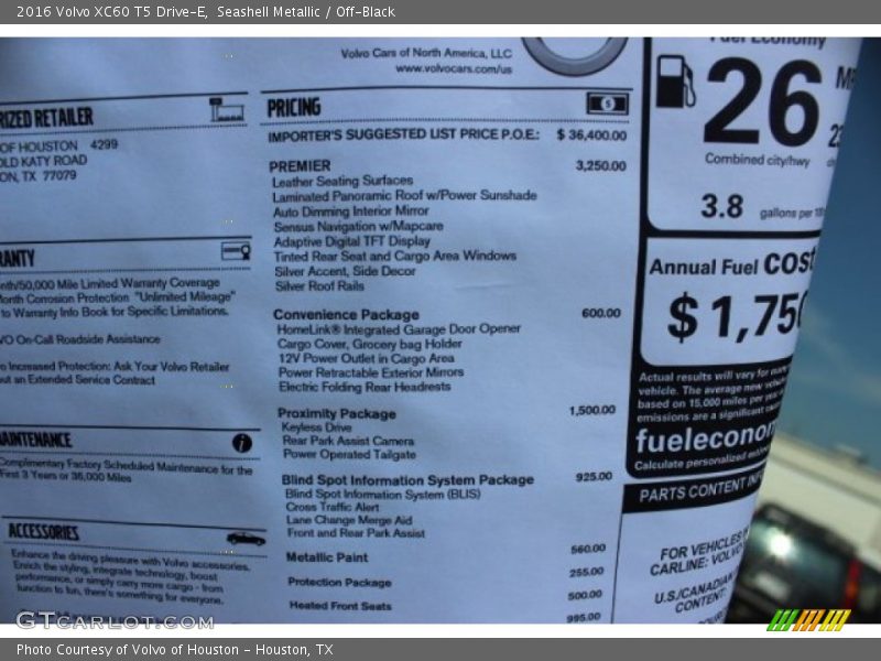 Seashell Metallic / Off-Black 2016 Volvo XC60 T5 Drive-E