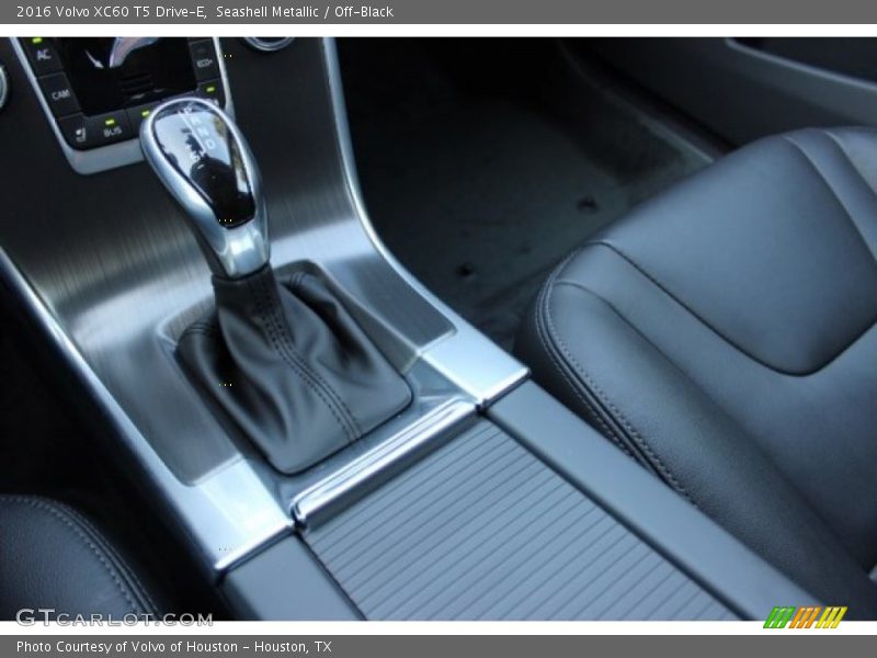 Seashell Metallic / Off-Black 2016 Volvo XC60 T5 Drive-E