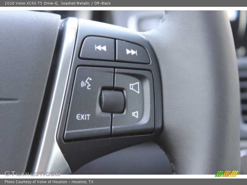 Seashell Metallic / Off-Black 2016 Volvo XC60 T5 Drive-E