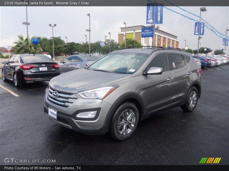 Front 3/4 View of 2016 Santa Fe Sport 