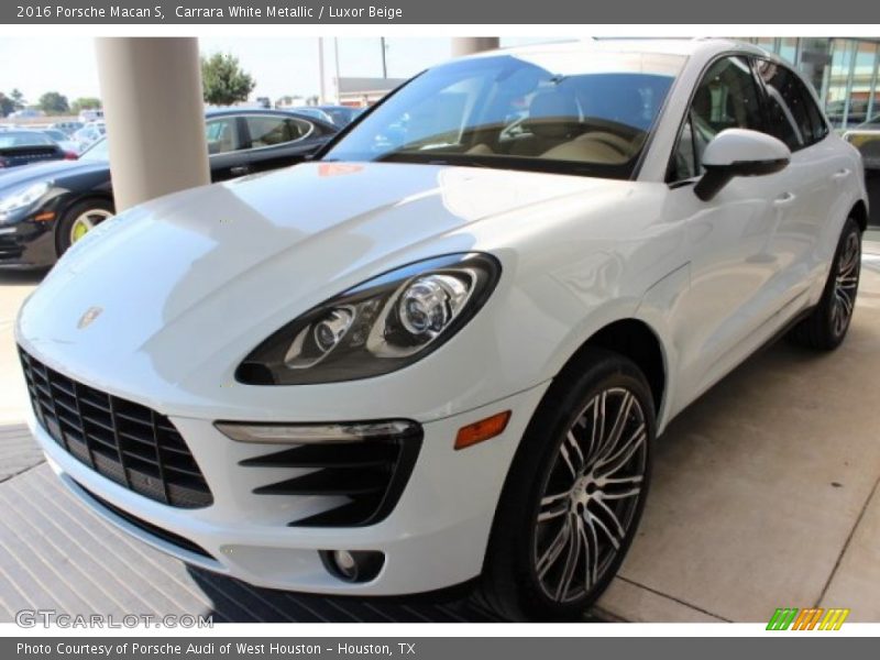 Carrara White Metallic / Luxor Beige 2016 Porsche Macan S
