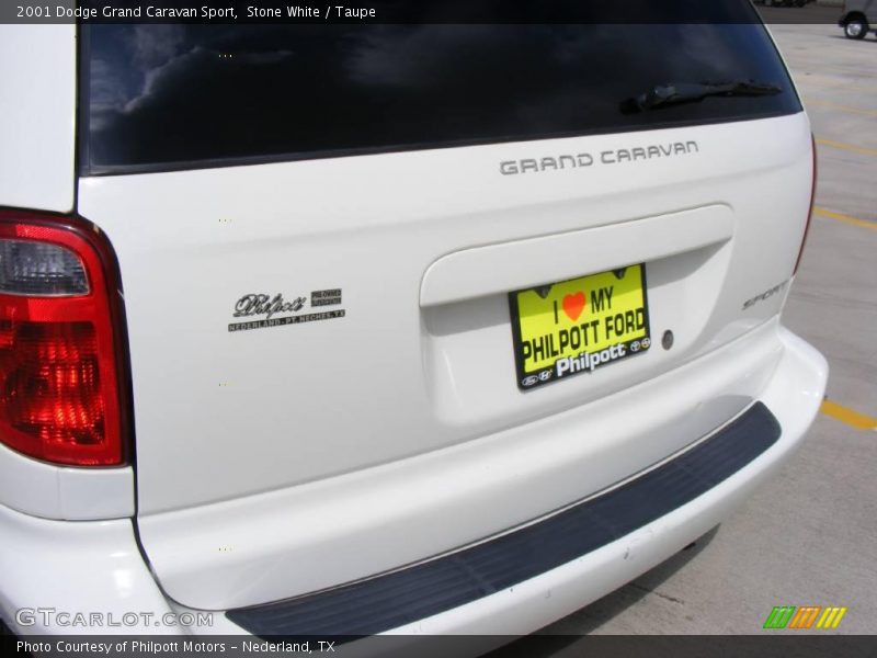 Stone White / Taupe 2001 Dodge Grand Caravan Sport