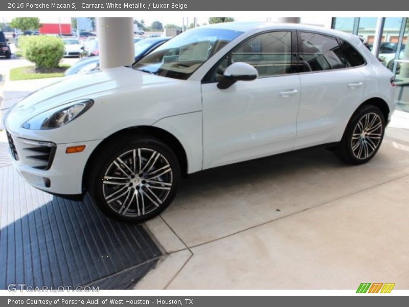 Carrara White Metallic / Luxor Beige 2016 Porsche Macan S