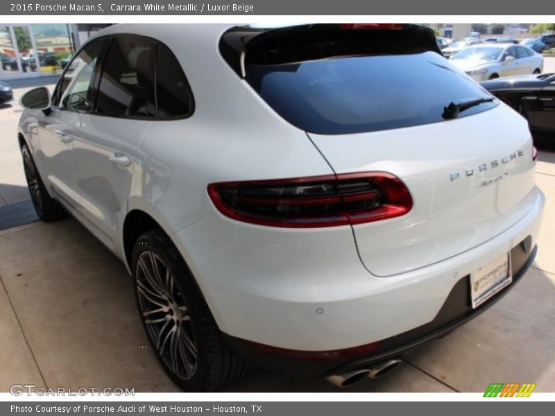 Carrara White Metallic / Luxor Beige 2016 Porsche Macan S