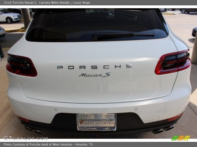 Carrara White Metallic / Luxor Beige 2016 Porsche Macan S