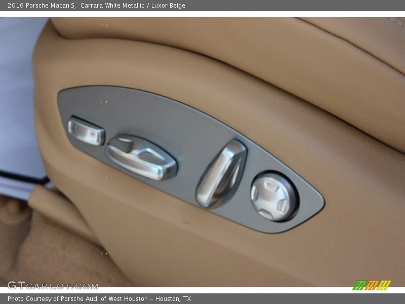 Carrara White Metallic / Luxor Beige 2016 Porsche Macan S