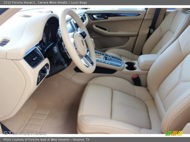 Carrara White Metallic / Luxor Beige 2016 Porsche Macan S