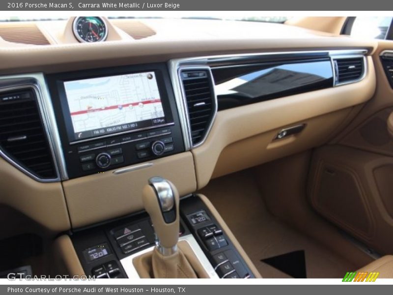 Carrara White Metallic / Luxor Beige 2016 Porsche Macan S