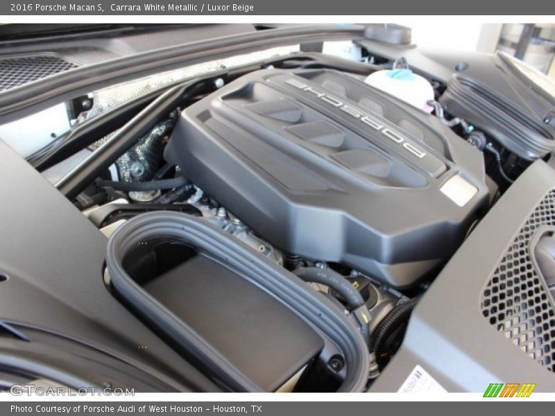Carrara White Metallic / Luxor Beige 2016 Porsche Macan S