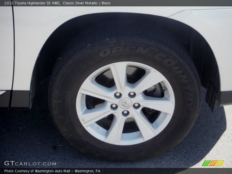 Classic Silver Metallic / Black 2013 Toyota Highlander SE 4WD