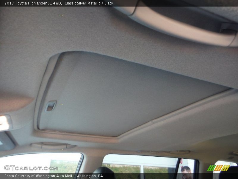 Classic Silver Metallic / Black 2013 Toyota Highlander SE 4WD