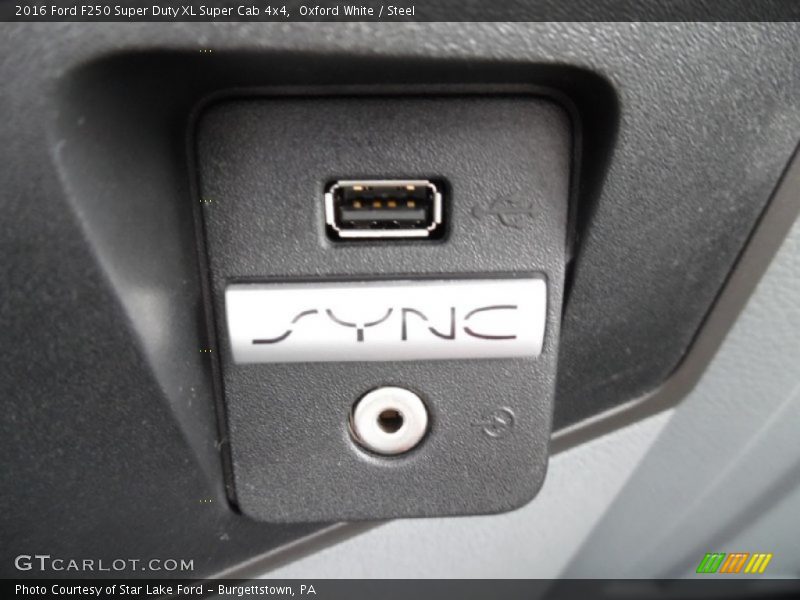 Oxford White / Steel 2016 Ford F250 Super Duty XL Super Cab 4x4