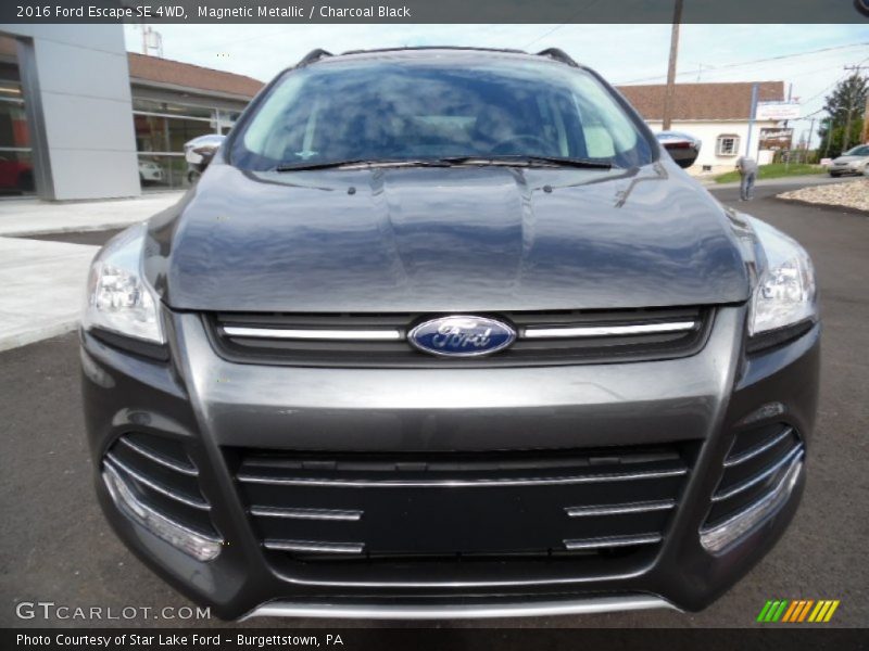 Magnetic Metallic / Charcoal Black 2016 Ford Escape SE 4WD