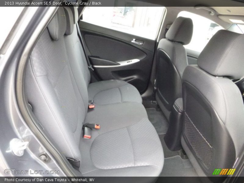 Cyclone Gray / Black 2013 Hyundai Accent SE 5 Door