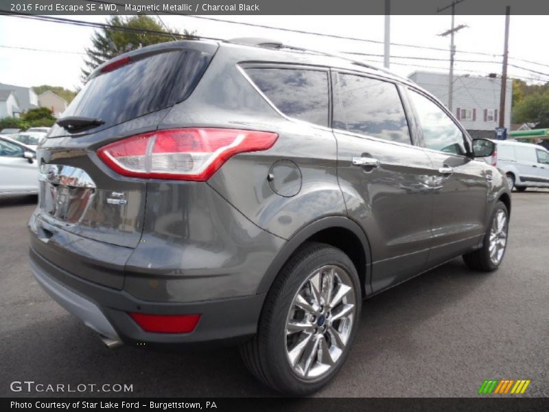 Magnetic Metallic / Charcoal Black 2016 Ford Escape SE 4WD